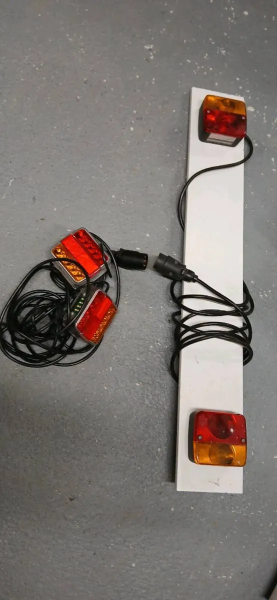 Sets of lights - Image 1