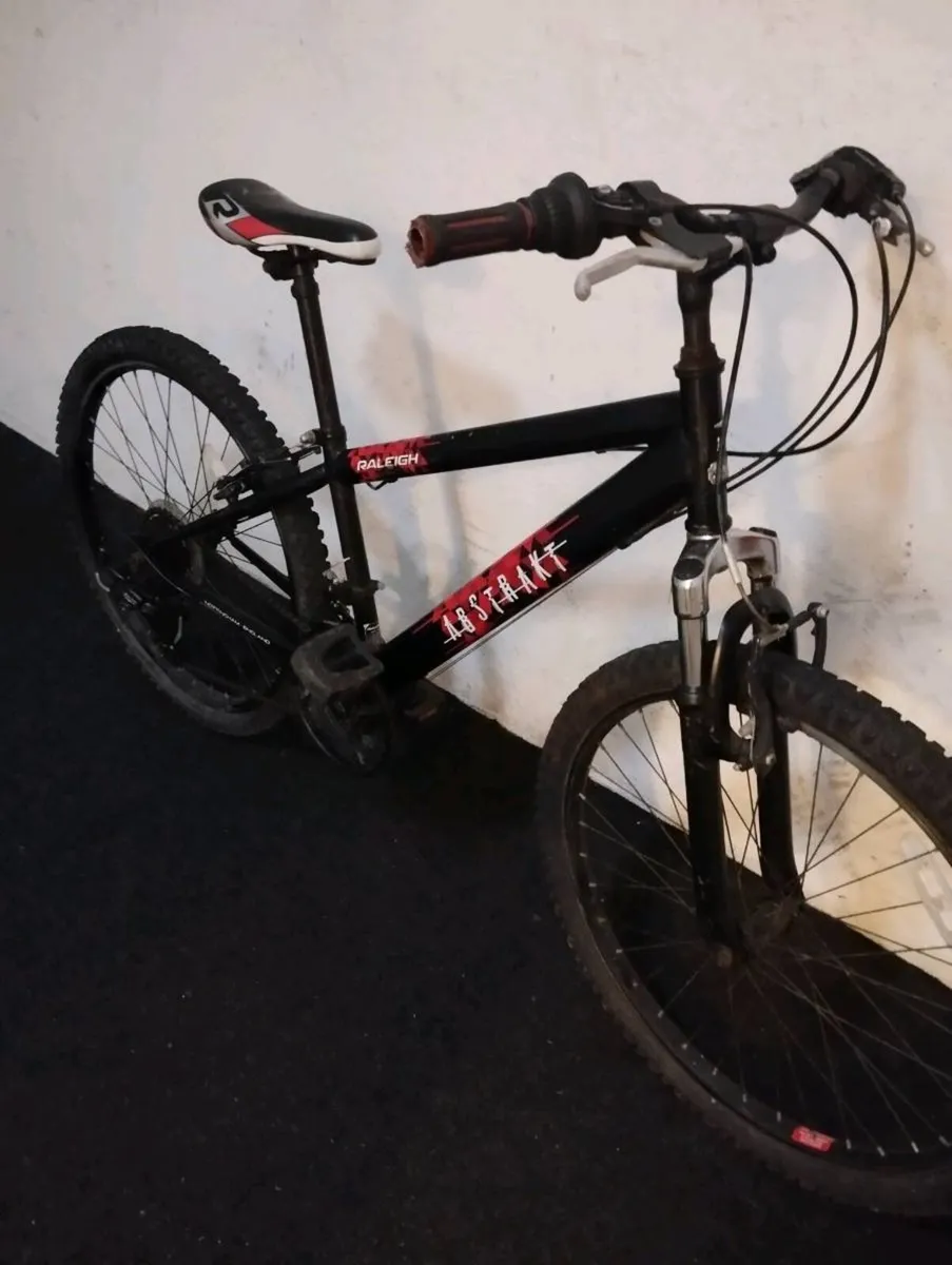 Boys 24inch bike - Image 4