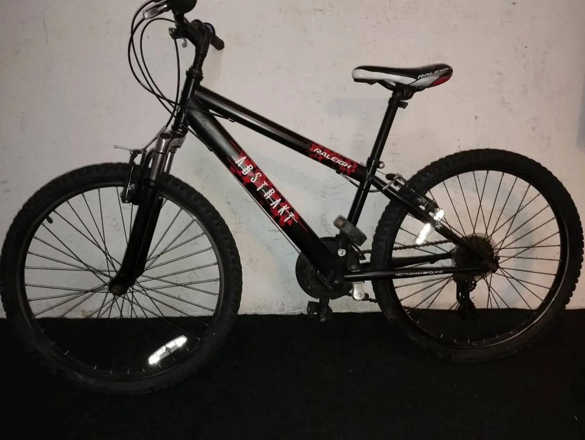Boys 24inch bike - Image 2