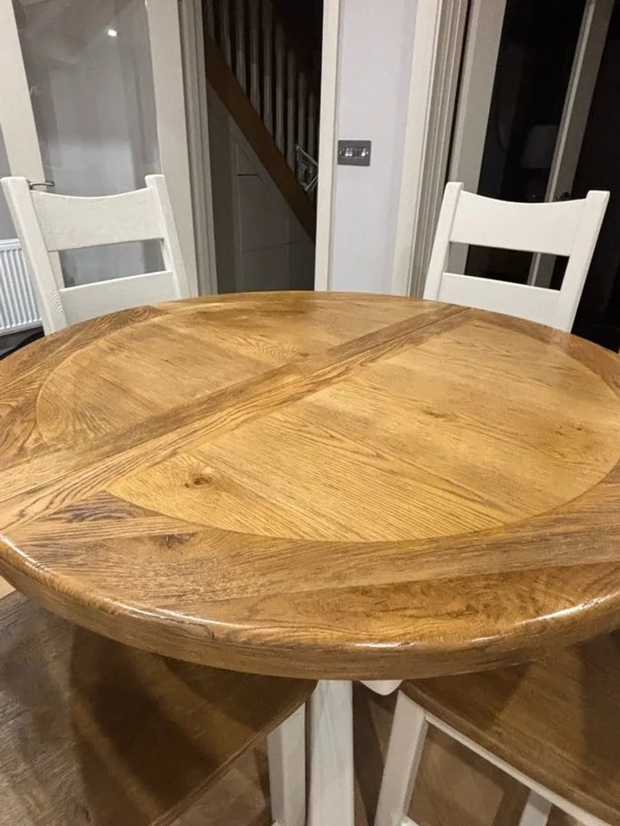 Small round dining table & 4 chairs - Image 1