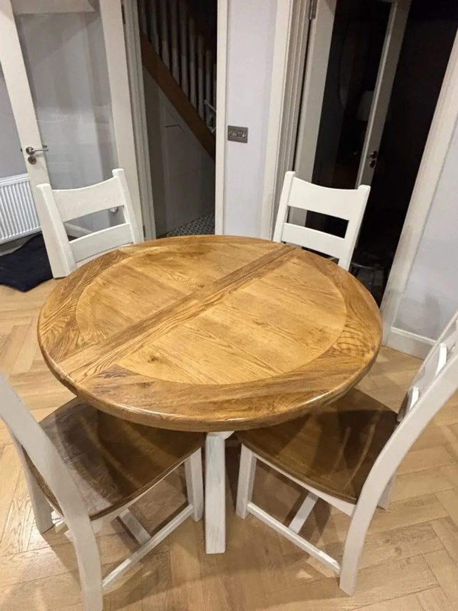 Small round dining table & 4 chairs - Image 3
