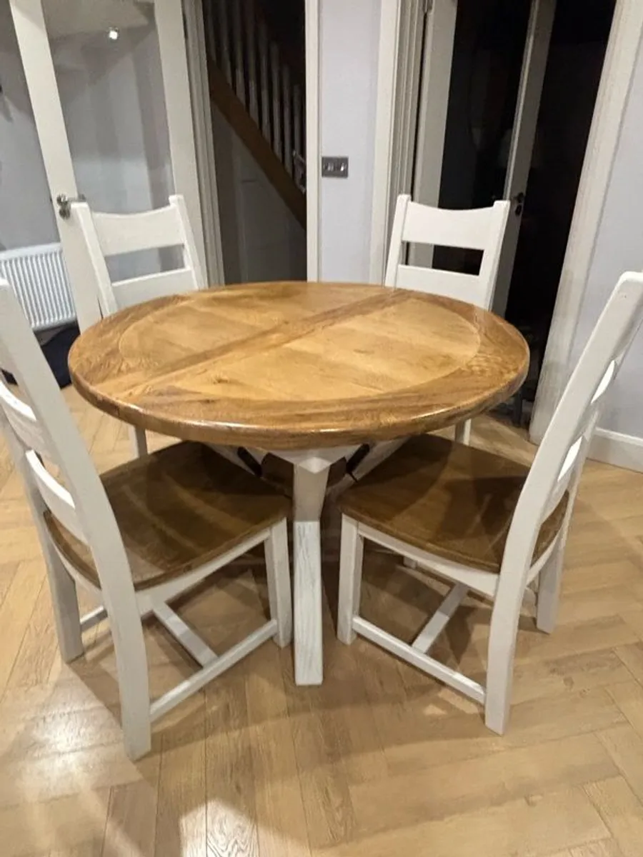Small round dining table & 4 chairs - Image 4
