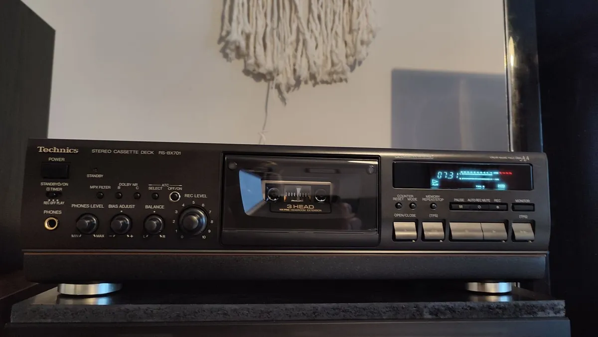 3 Head Technics RS-BX701 Tape Deck. Like New! - Image 3