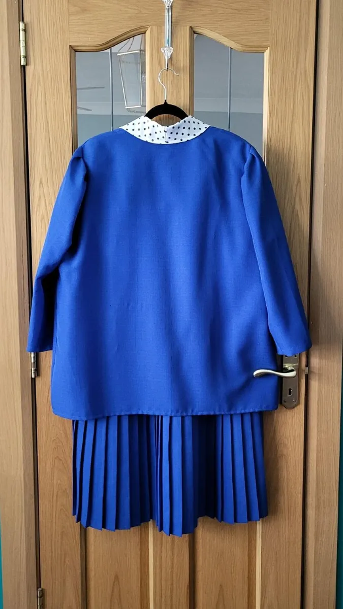 Royal blue dress suit, Size 20-22 - Image 4