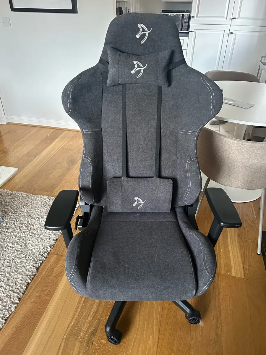 Gaming chair - Image 1