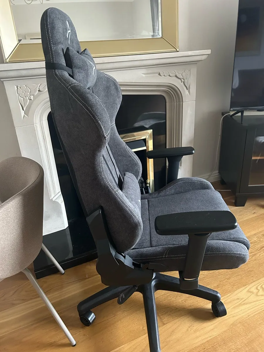 Gaming chair - Image 2