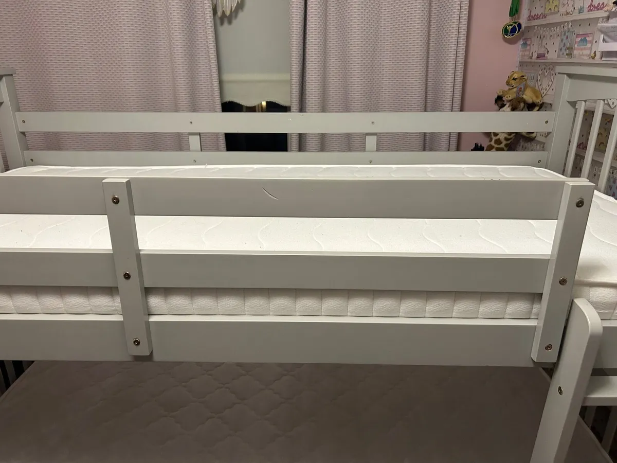 Bunk beds - Image 1