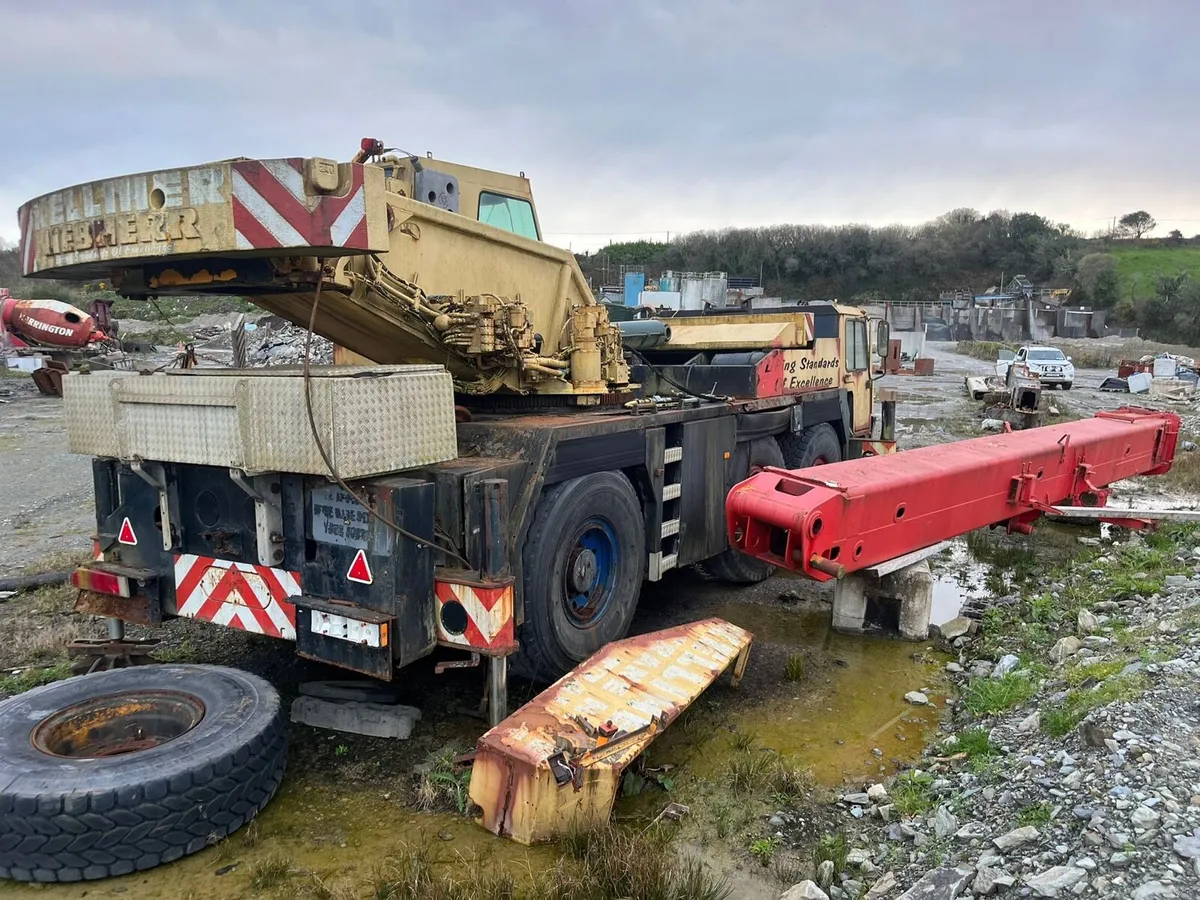 LIEBHERR LTM1040-1 CRANE 40 TONS - Image 4