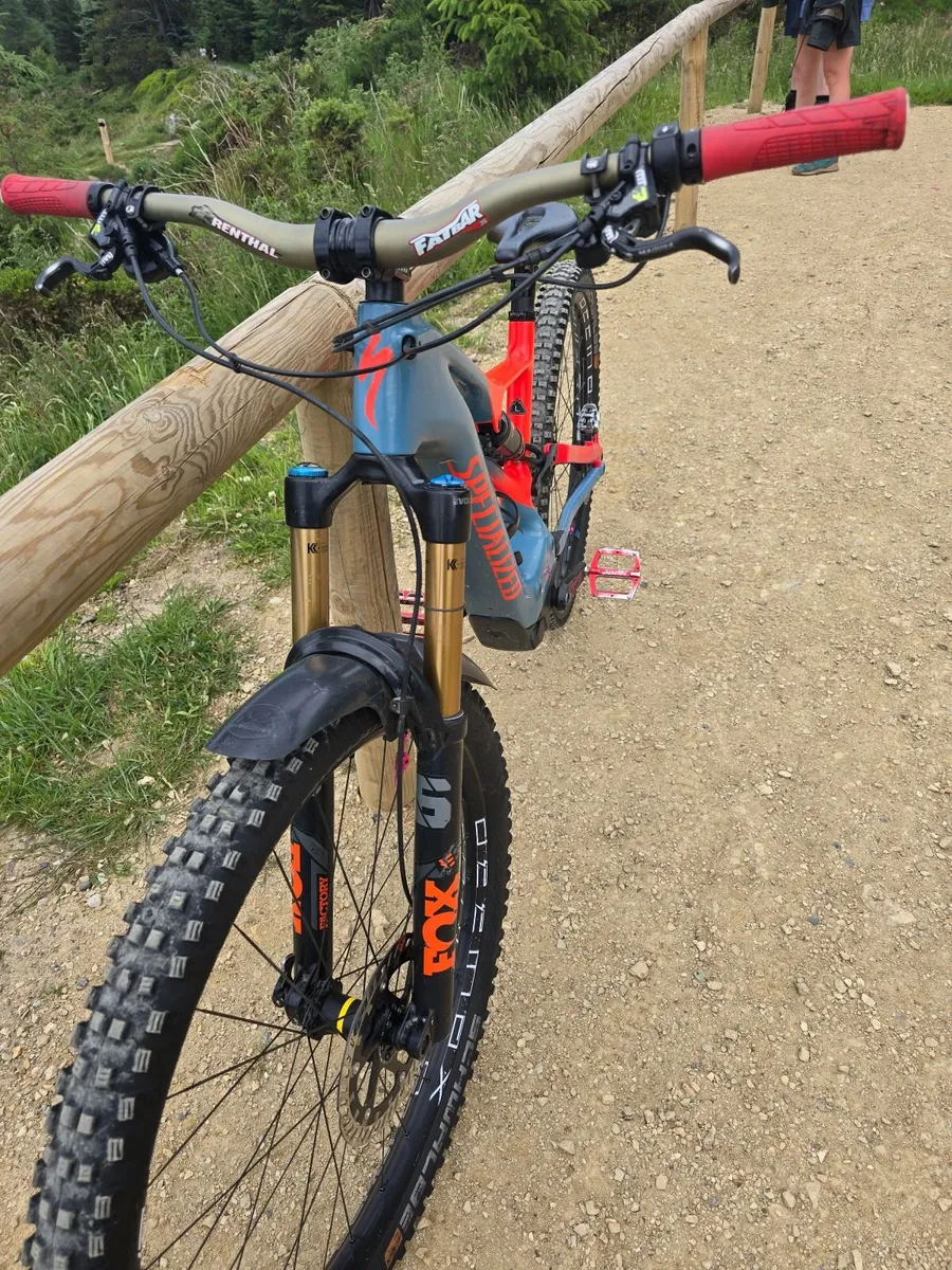 Specialised Levo Carbon Comp. Mountain Bike - Image 4