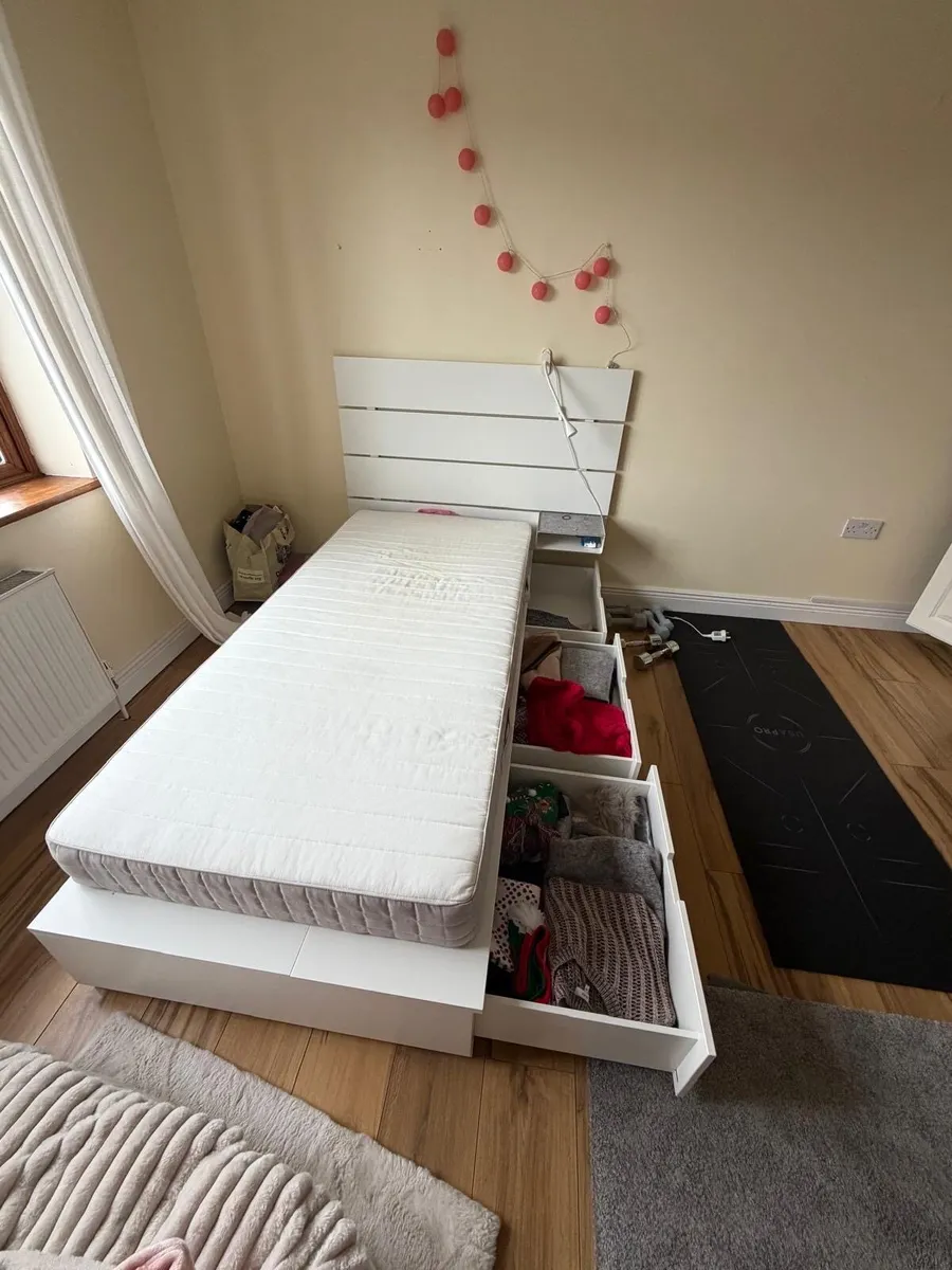 Single Bed - Image 2