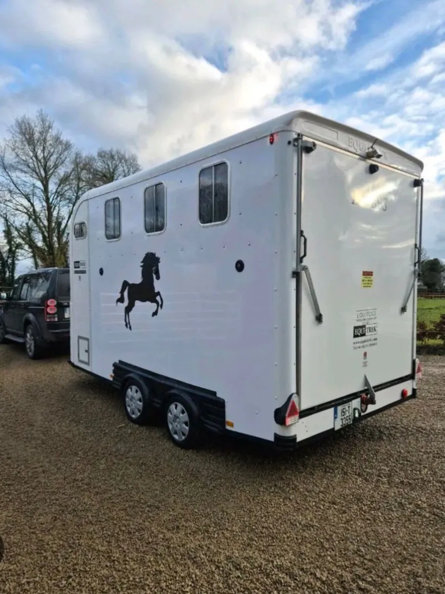 Equi-Trek Space-Treka III Horse Trailer - Image 1