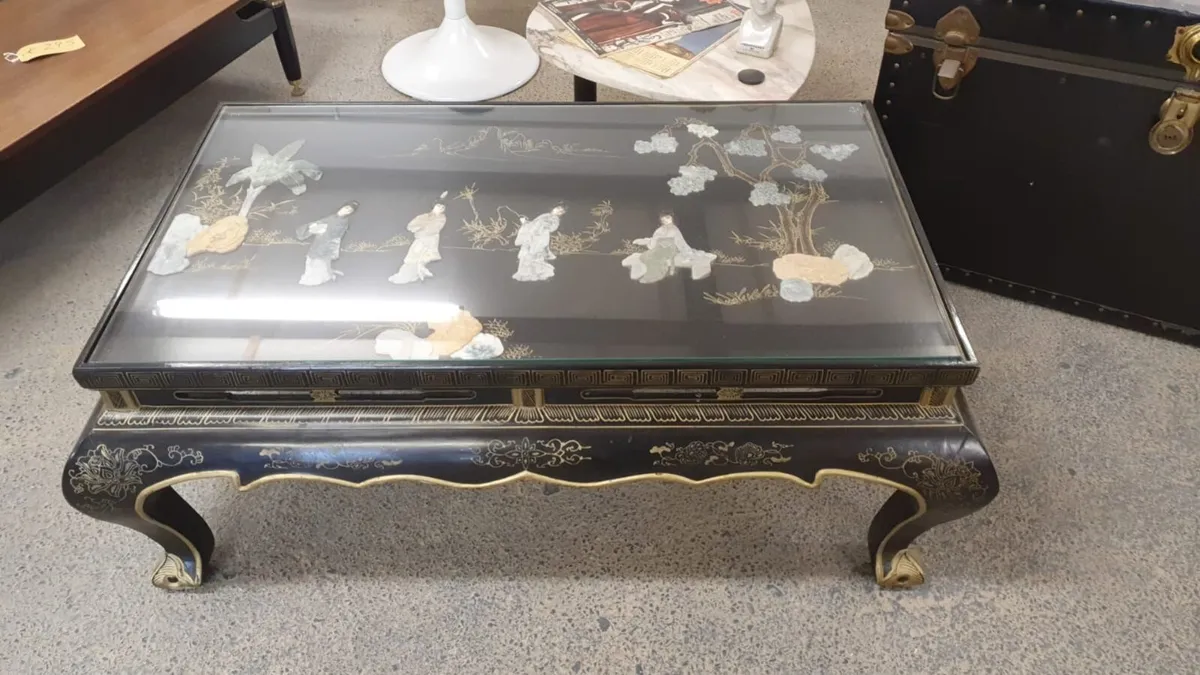 Vintage Chinese coffee table - Image 1