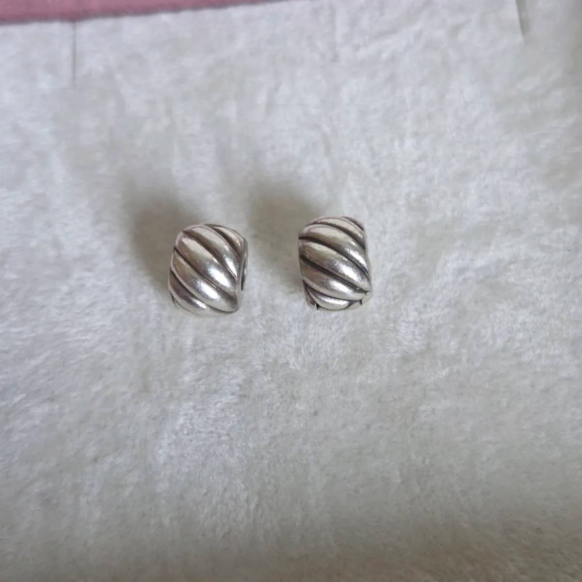 Pandora polished feathered clips charms set of two - Image 4