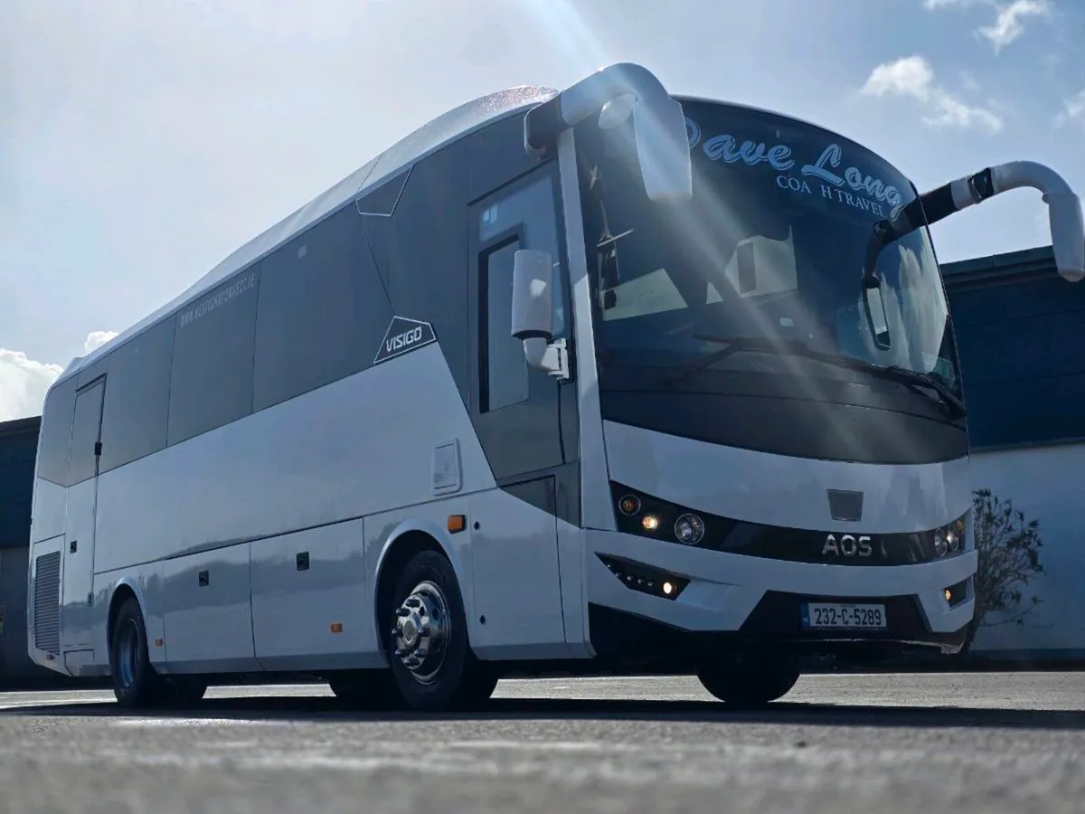 232 Izuzu AOS 40 seater Midi Coach - Image 1