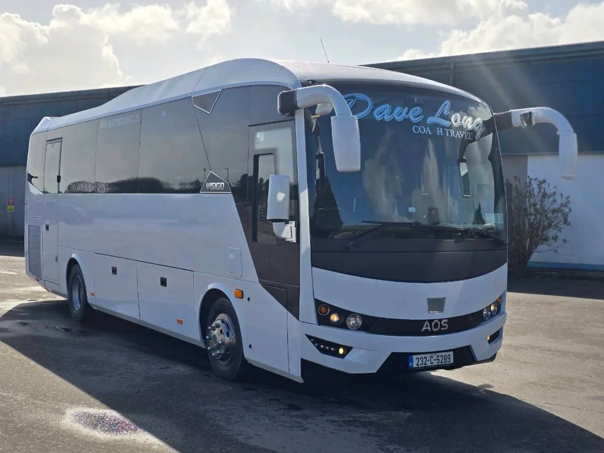 232 Izuzu AOS 40 seater Midi Coach - Image 2