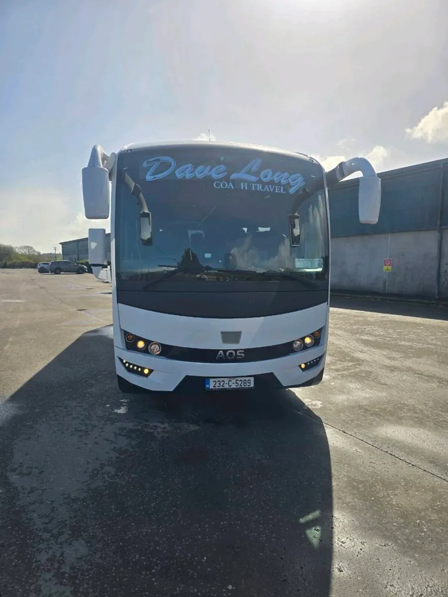 232 Izuzu AOS 40 seater Midi Coach - Image 3