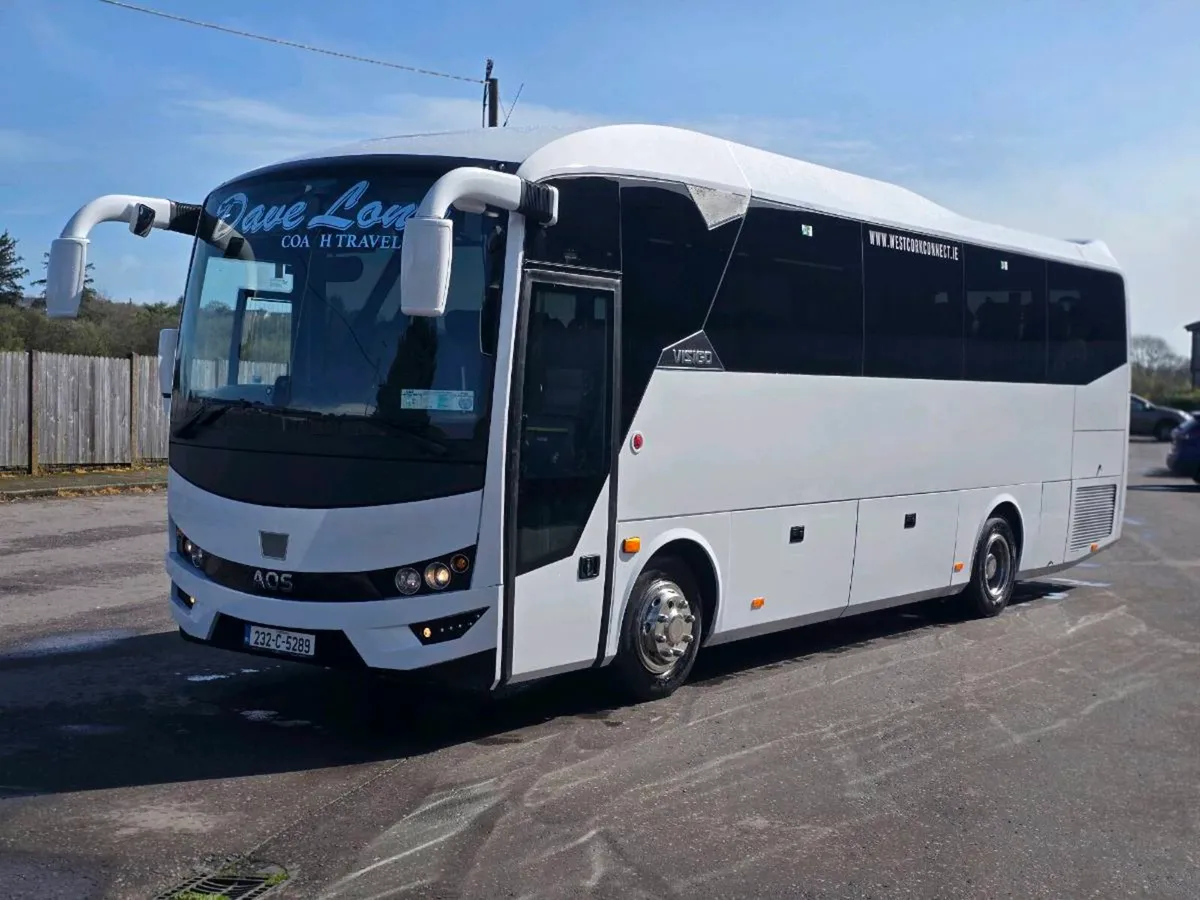 232 Izuzu AOS 40 seater Midi Coach - Image 4