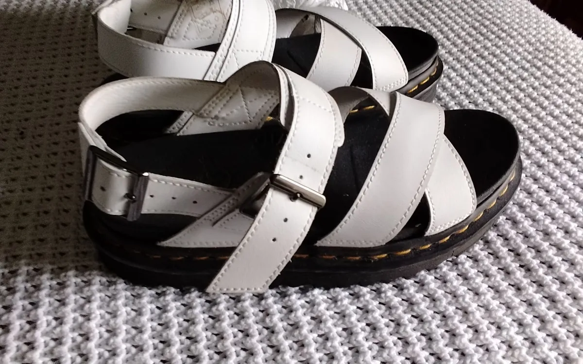 Doc martens air wear white leather sandals size 5 - Image 1