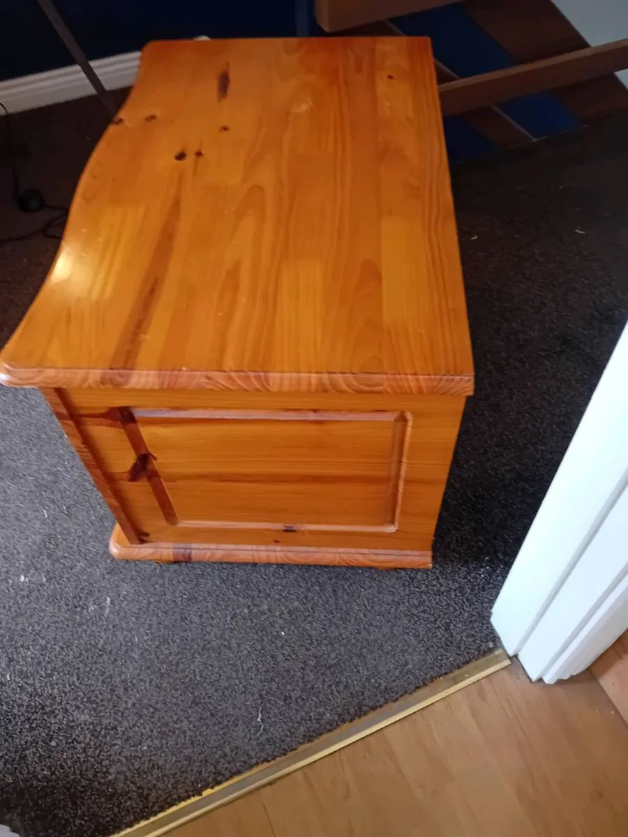 Tall lamp    small  blanket box solid pine - Image 2