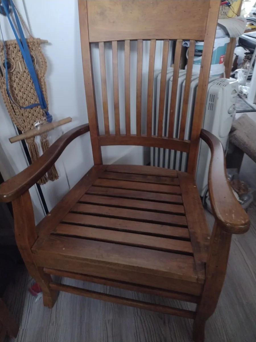 Beautiful Teak rocking chair - Image 3