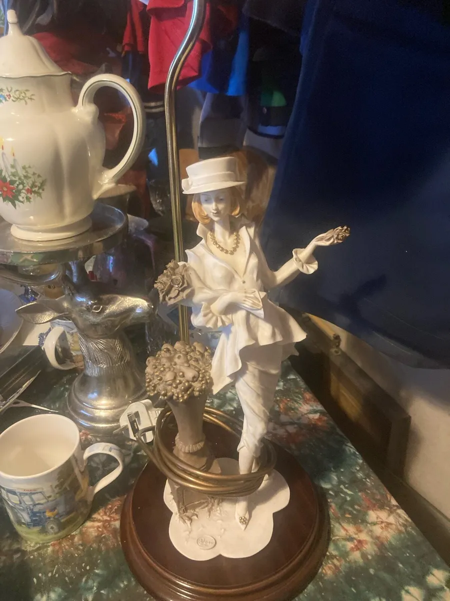 Italian lamp free postage - Image 2