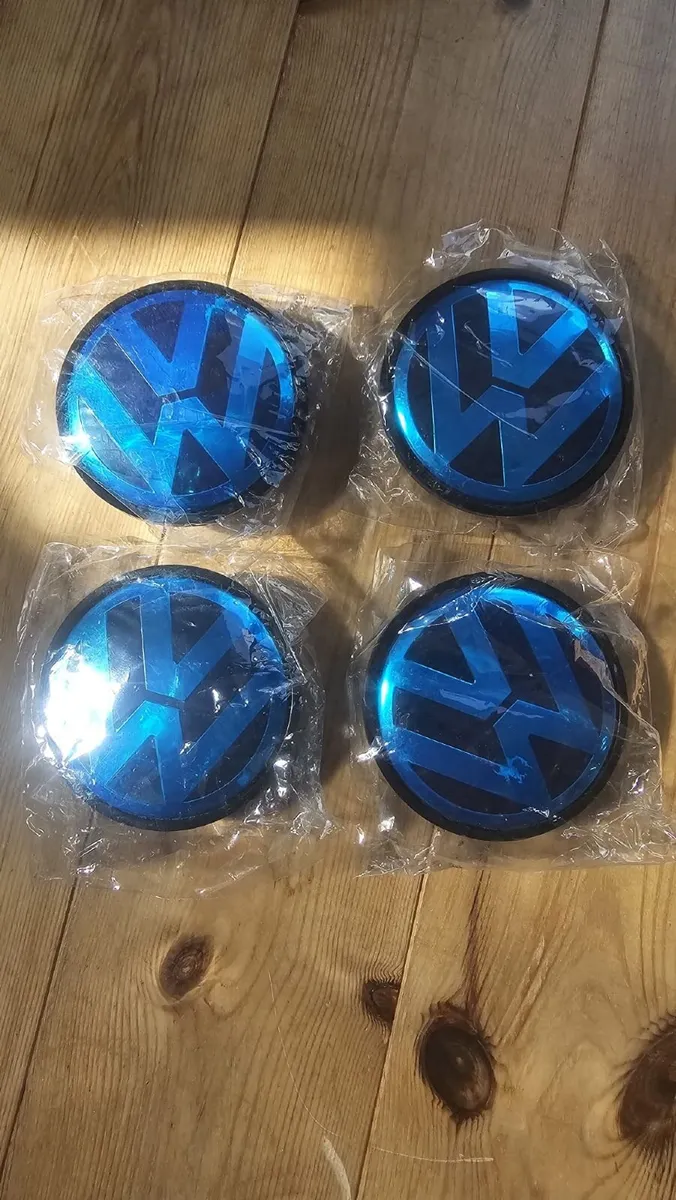 Volkswagen centre wheel caps - Image 1