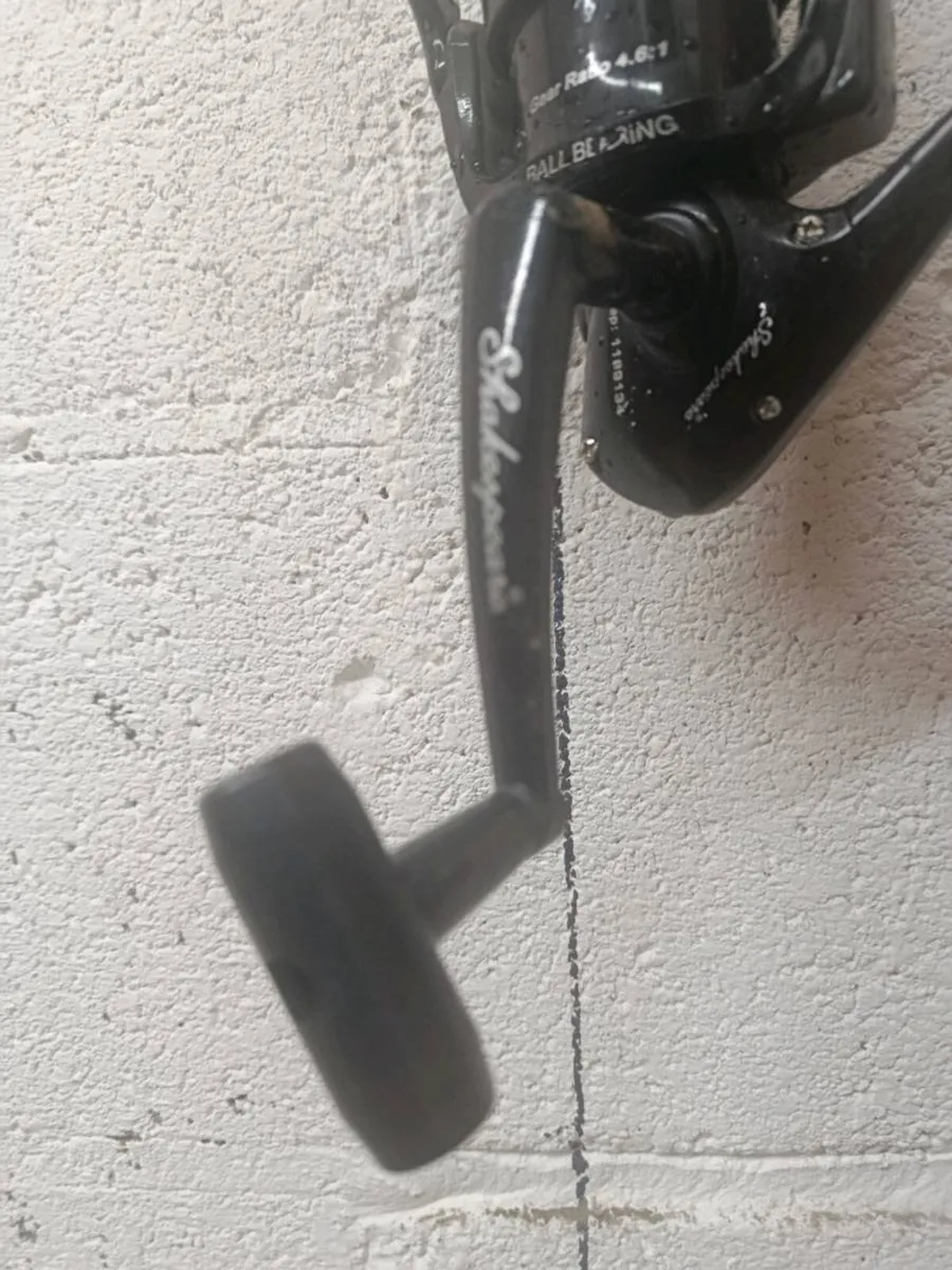 2 beach caster fishing rods BARGAIN - Image 4