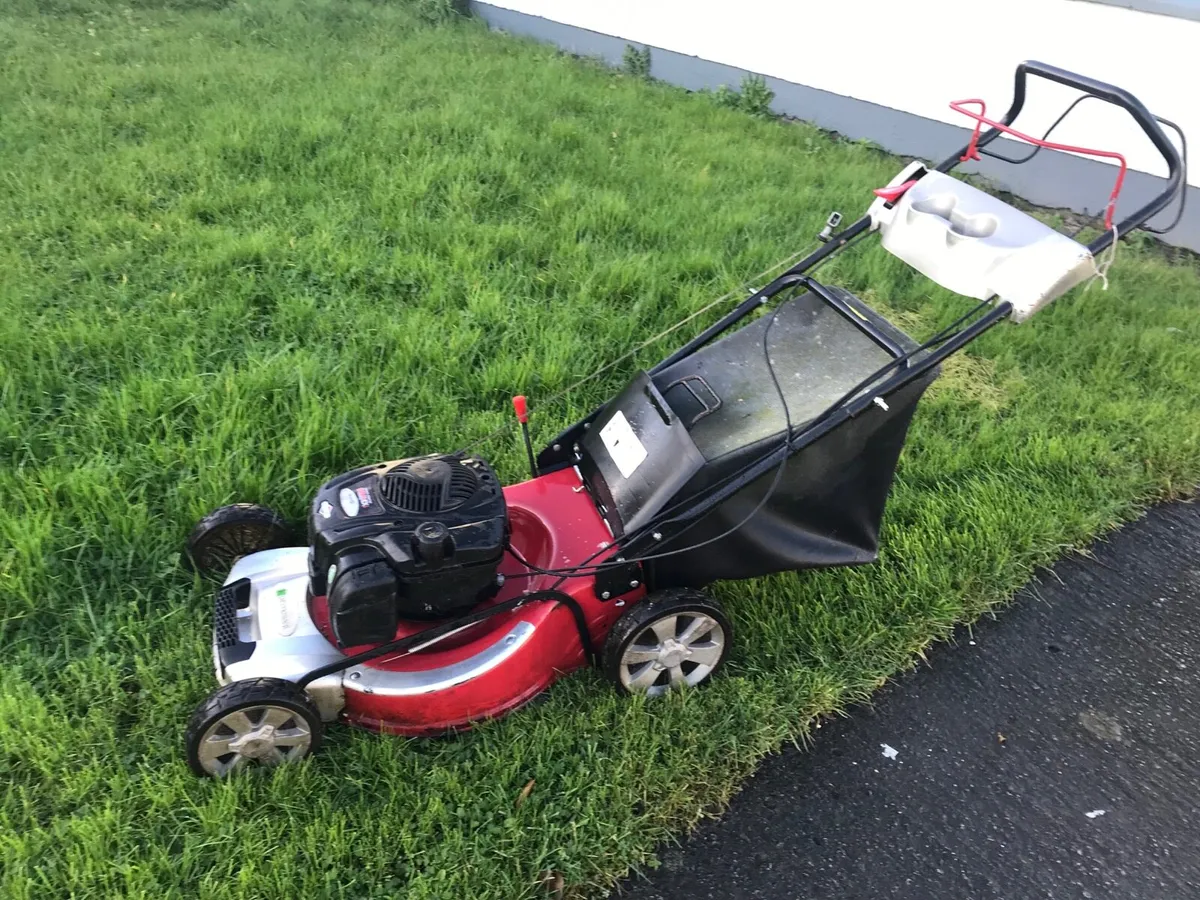 Briggs and stration Lawnmower - Image 4