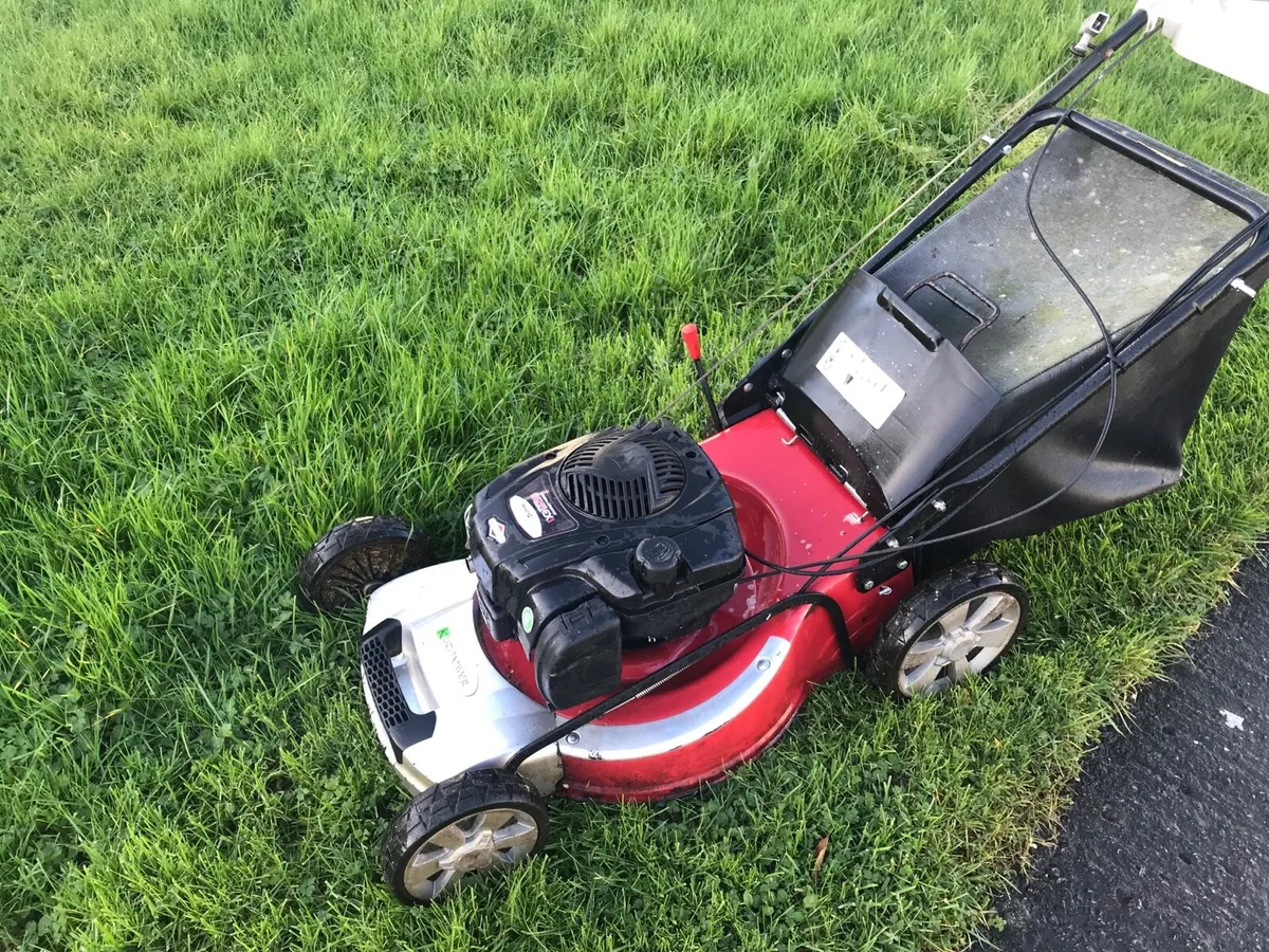 Briggs and stration Lawnmower - Image 2