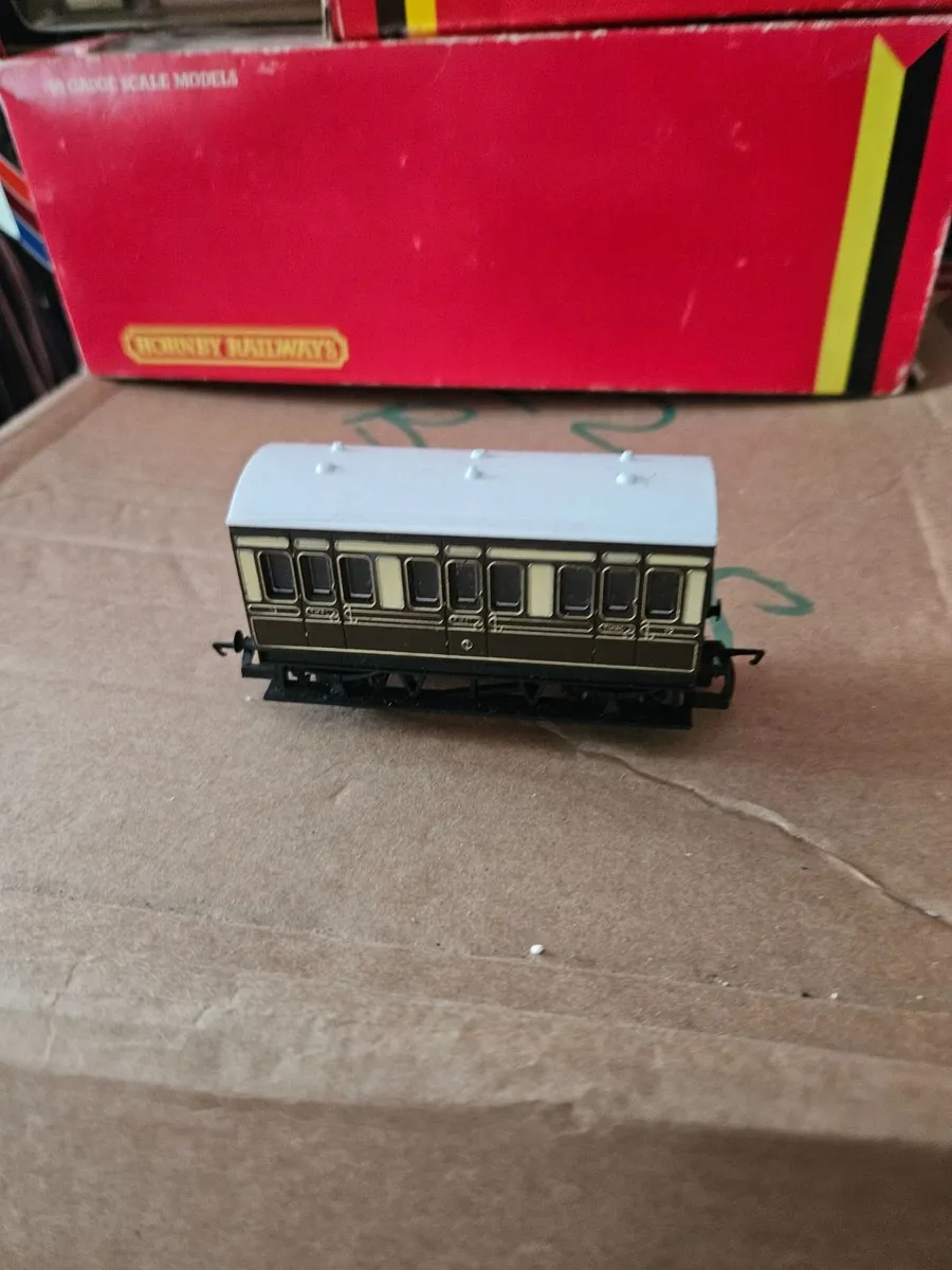 Hornby OO Gauge Carraige