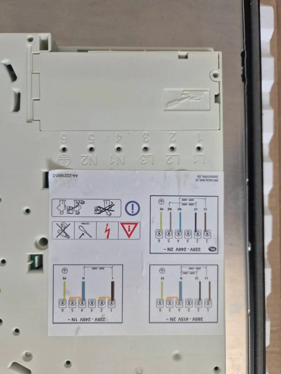 Induction Hob 4 zone 78x52 cm - Image 4