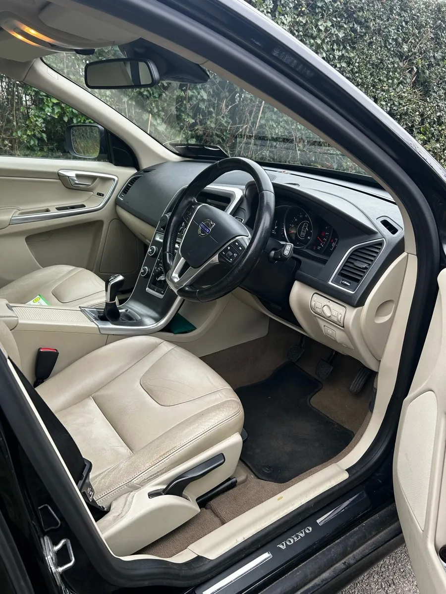 Cream leather interior XC60 - Image 4