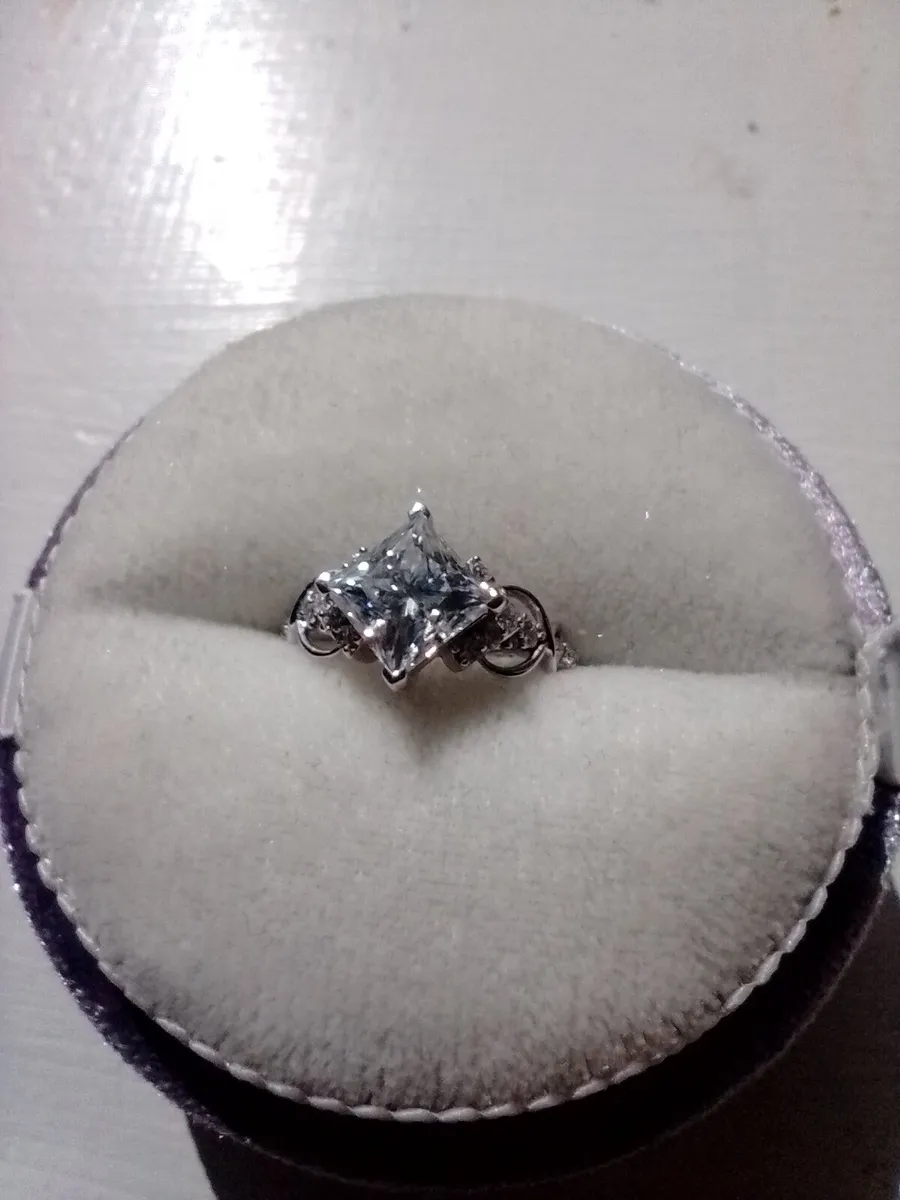 White gold ring - Image 2