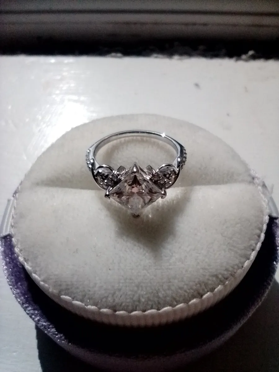 White gold ring - Image 1