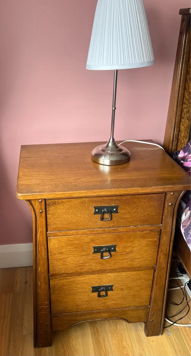 KING SIZE BED WITH 2 MATCHING LOCKERS SOLID  OAK - Image 3