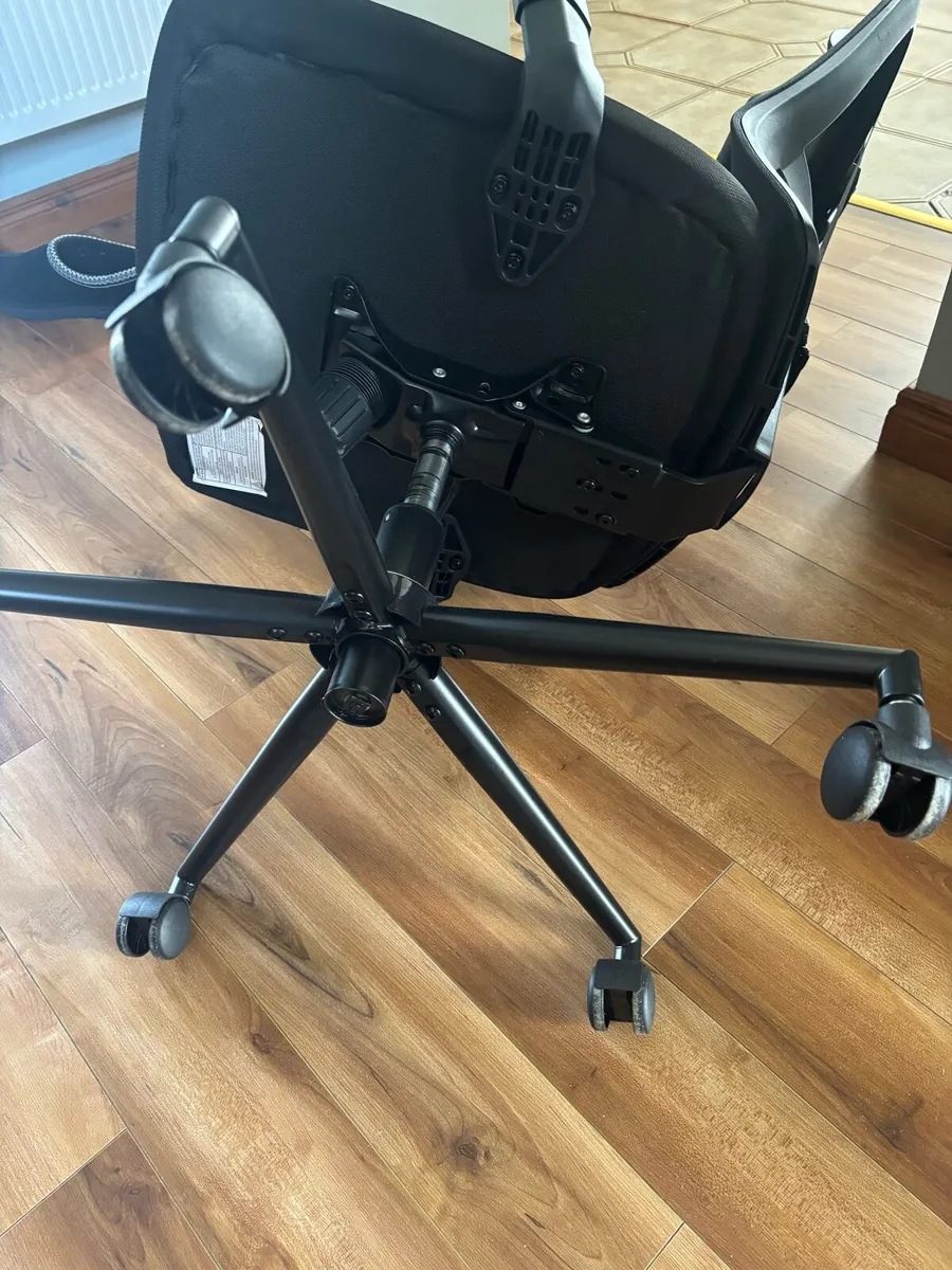 Office Chair - Image 4