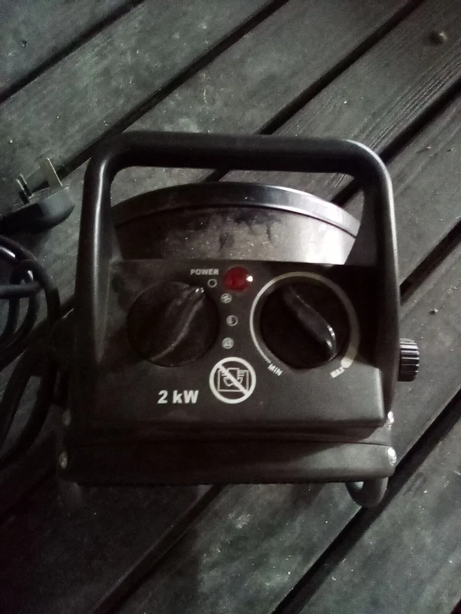 Tyre inflator heater jump leads - Image 2