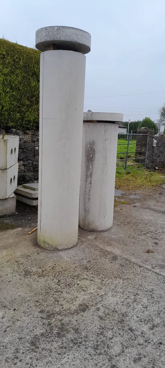 Concrete piller - Image 1