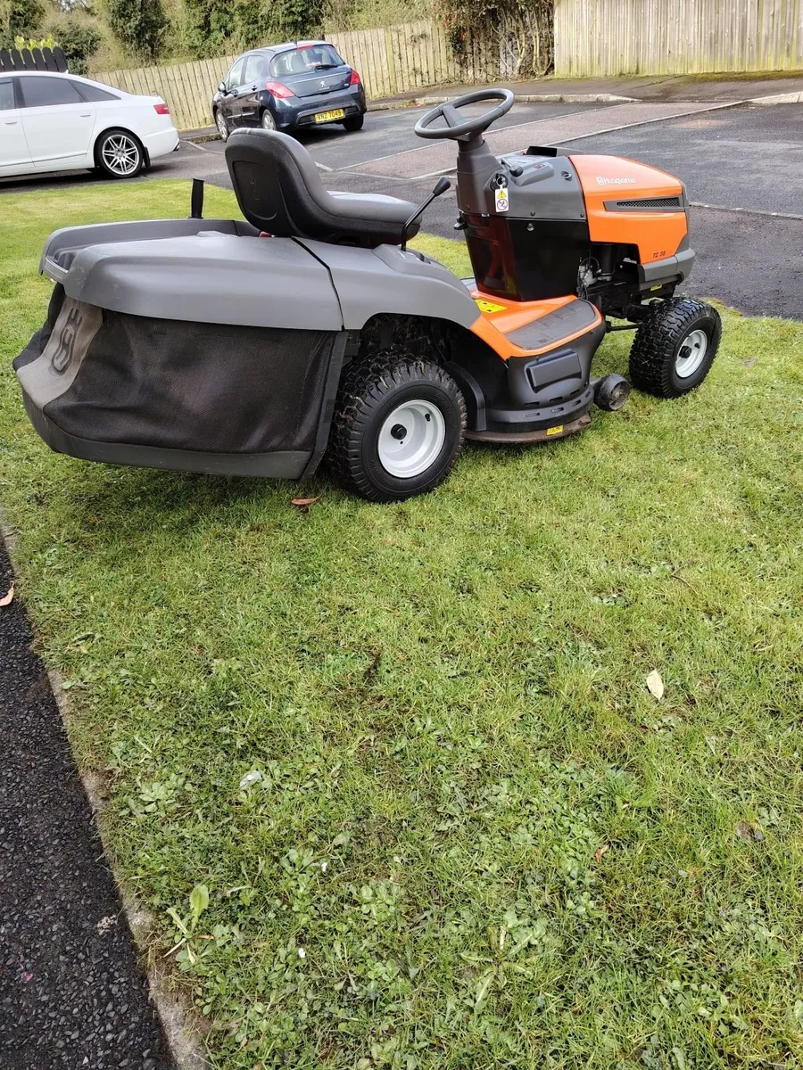 Husqvarna ride on lawnmower - Image 4