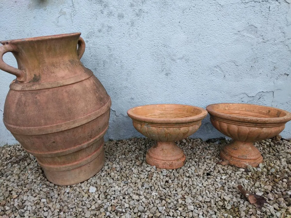 Terracotta pot - Image 1