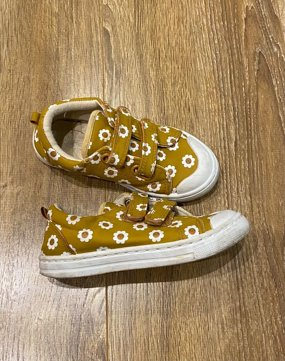 Girl shoes size uk10 - Image 4