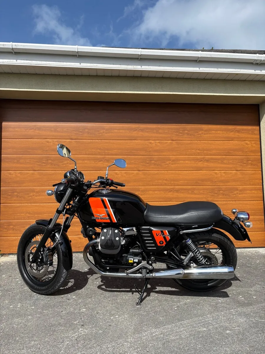 Moto Guzzi V7 Special - Image 1