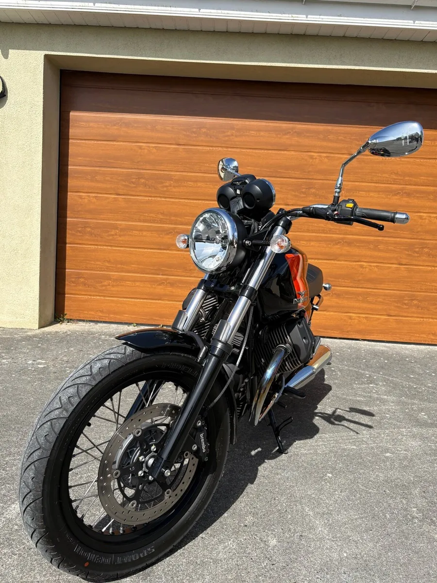 Moto Guzzi V7 Special - Image 3