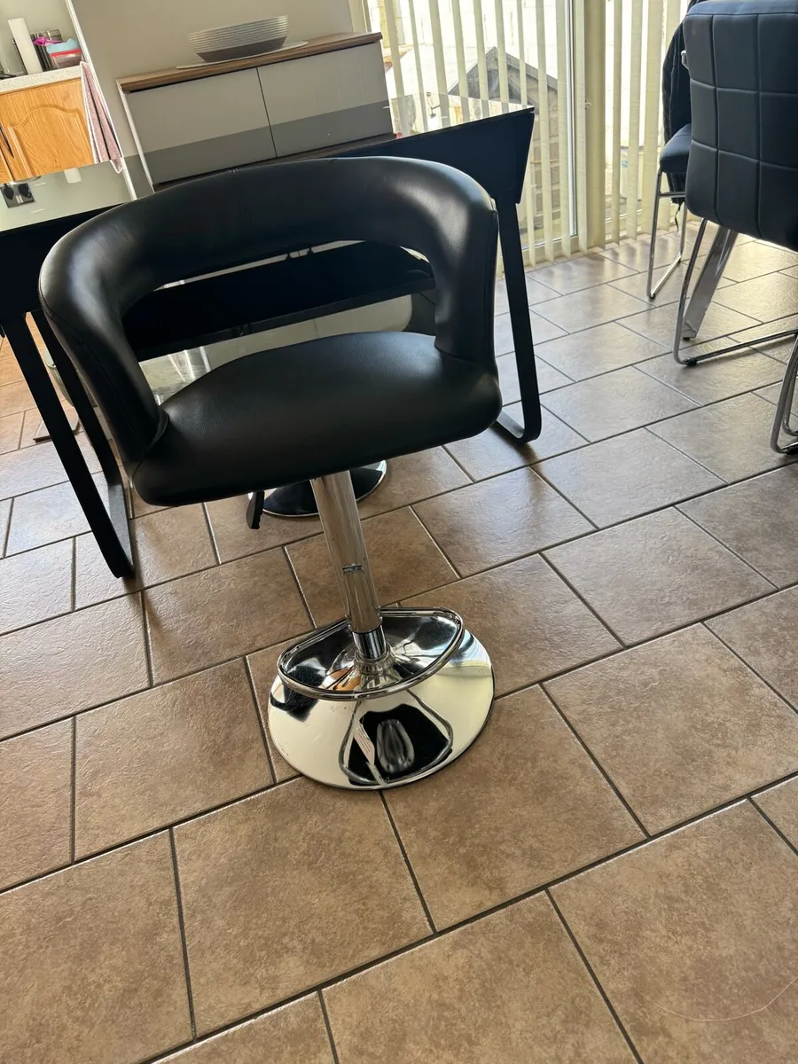 Swivel bar stool - Image 1