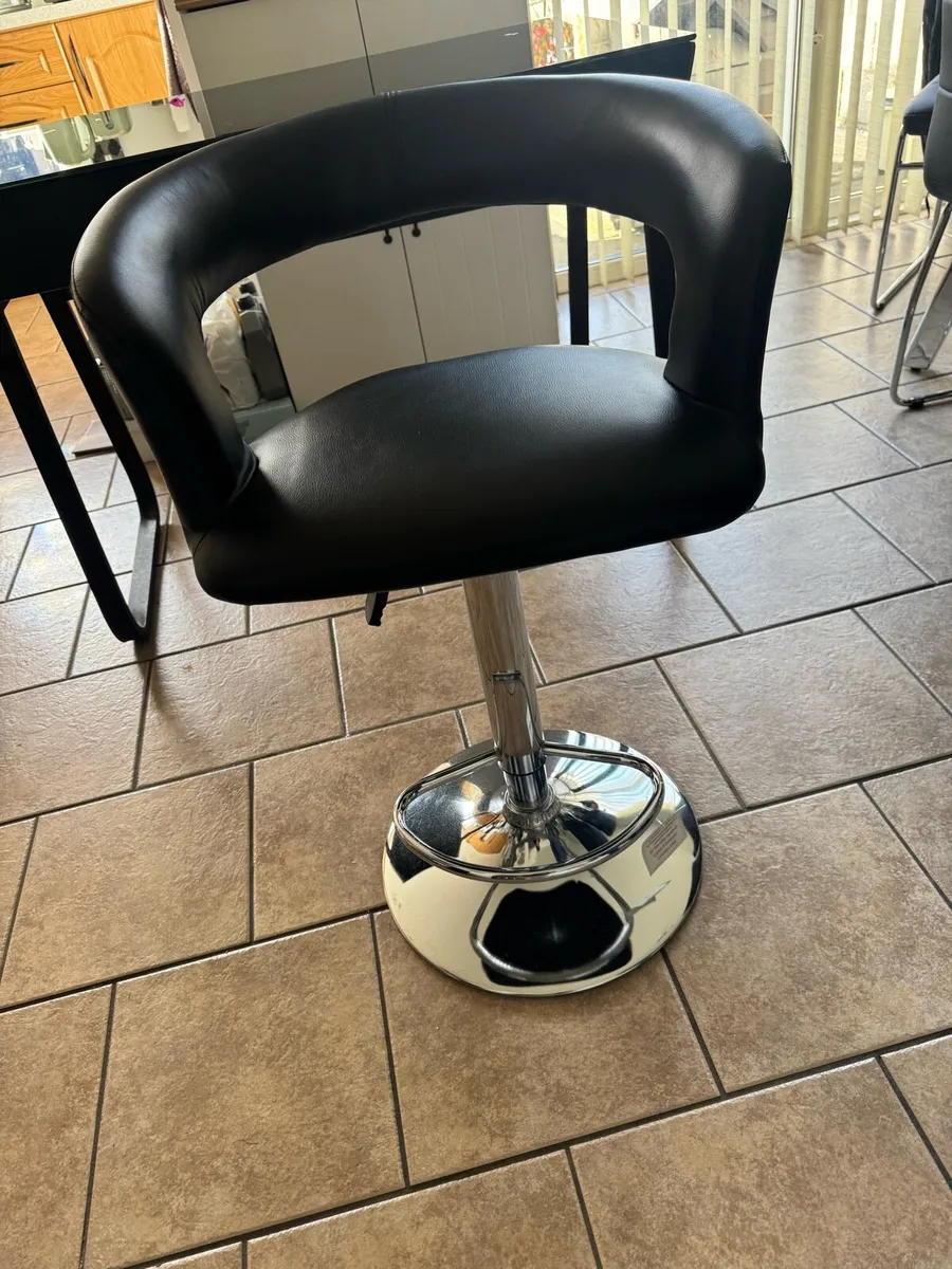 Swivel bar stool - Image 3
