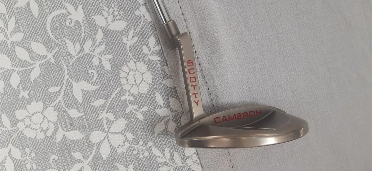 Scotty Cameron Red X3 Charcoal Mist - Image 1
