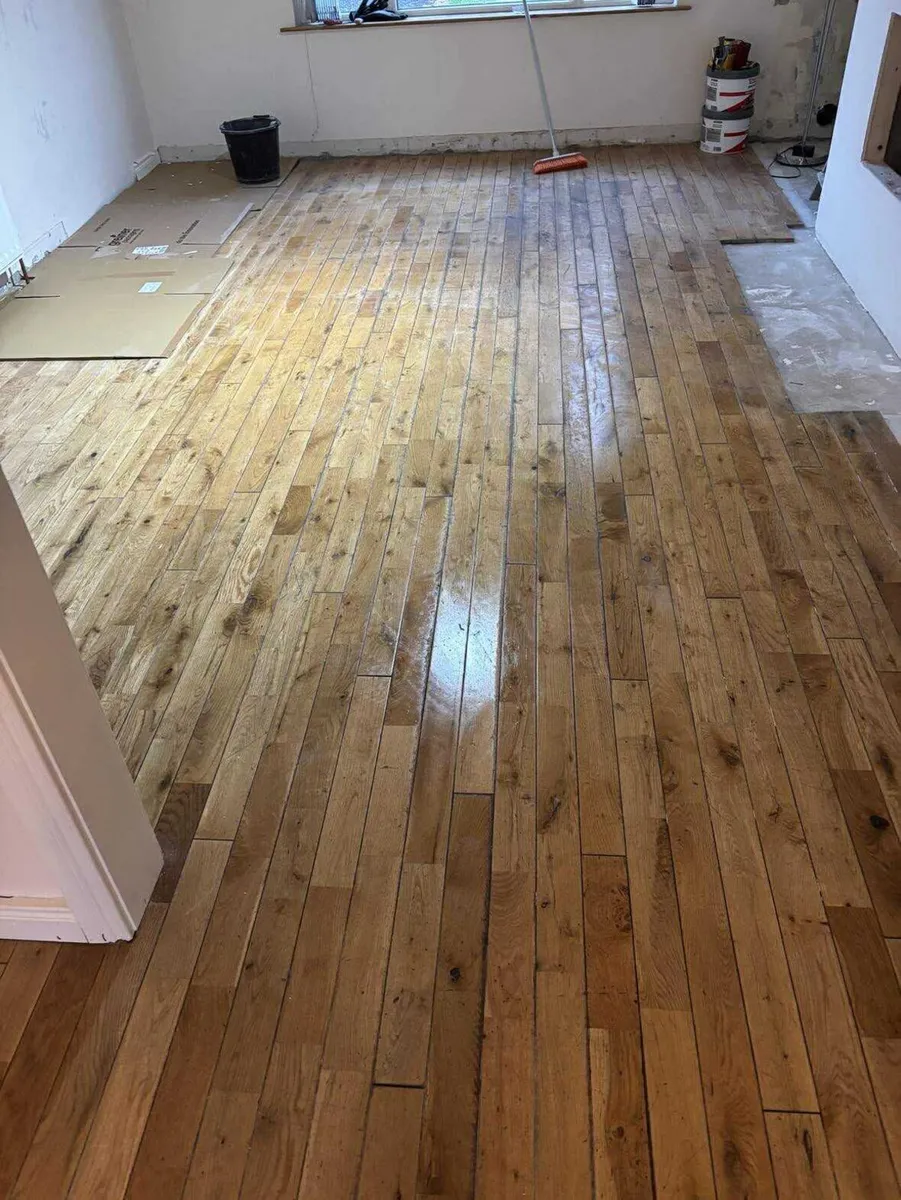 Wooden flooring   reclaimed - Image 1