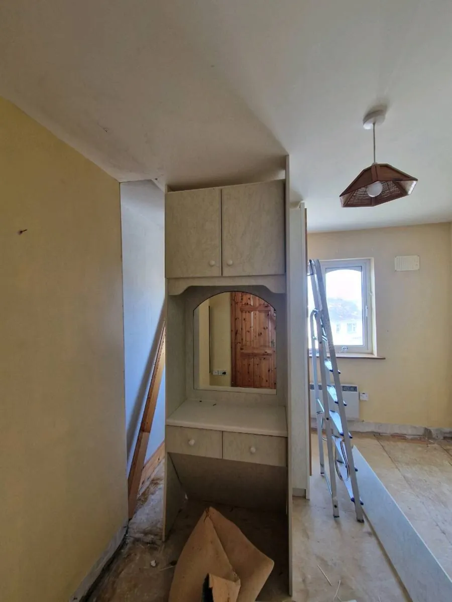 Wardrobe and dressing table - Image 1