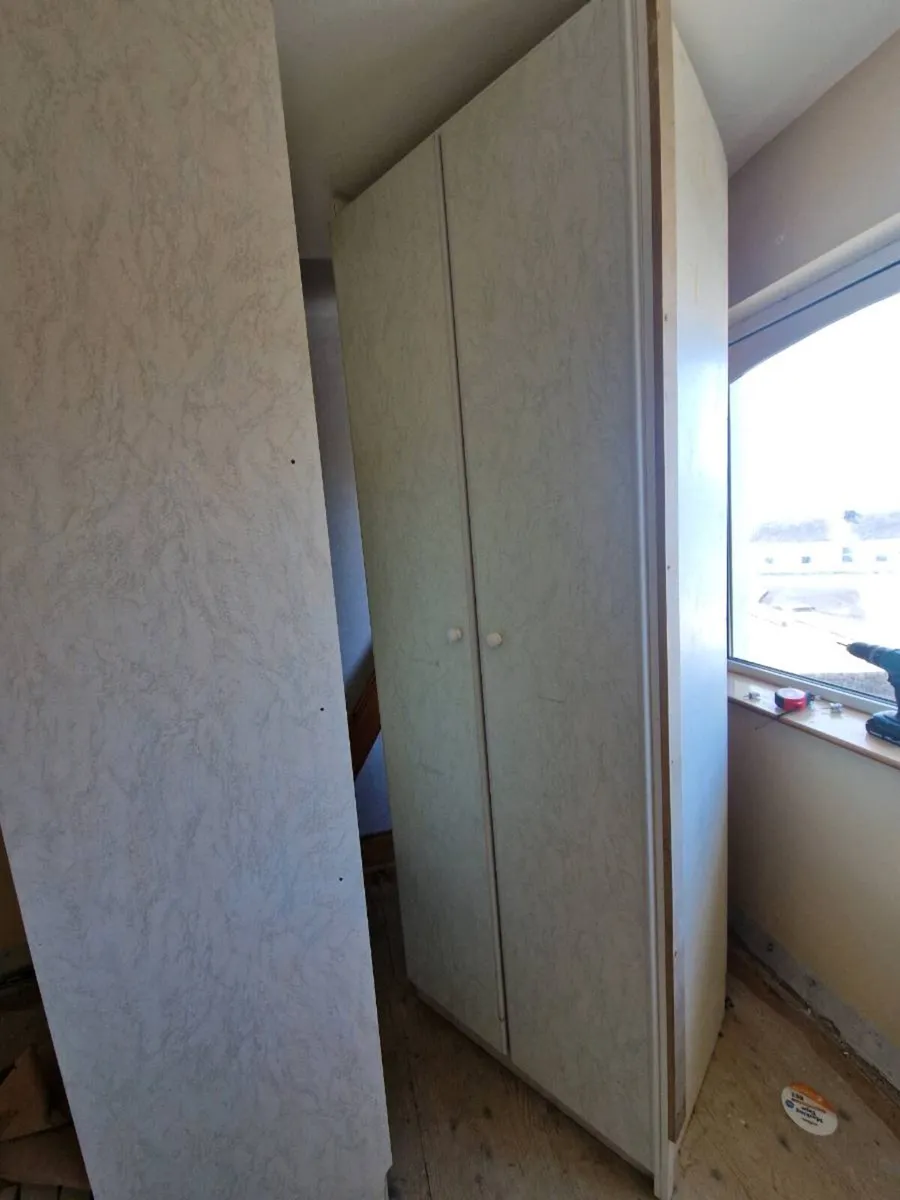 Wardrobe and dressing table - Image 2