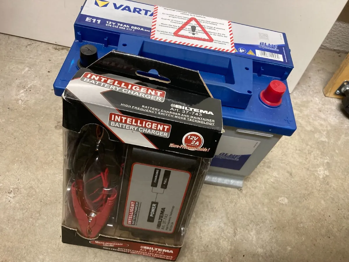 Varta 74Ah 680A Battery + 12V Intelligent Charger - Image 1